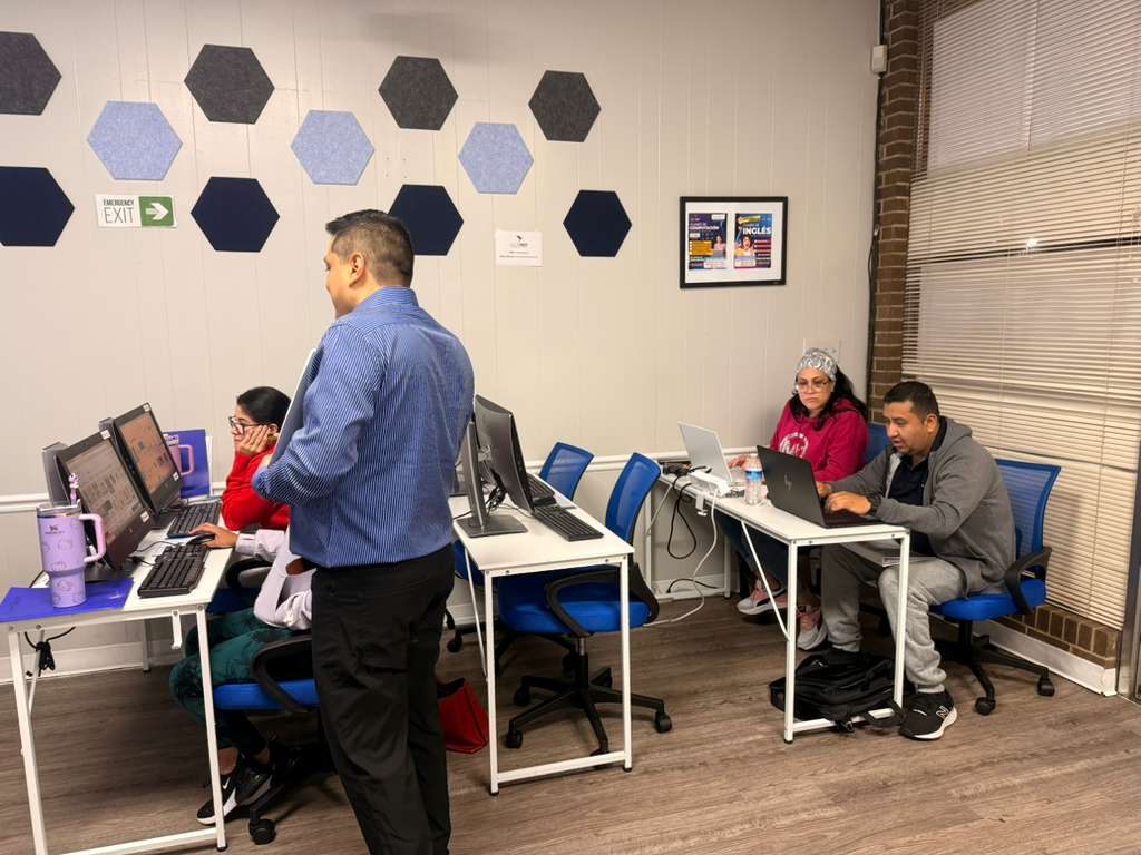 Inicio del Diplomado en Computación para Adultos – Diciembre 2025